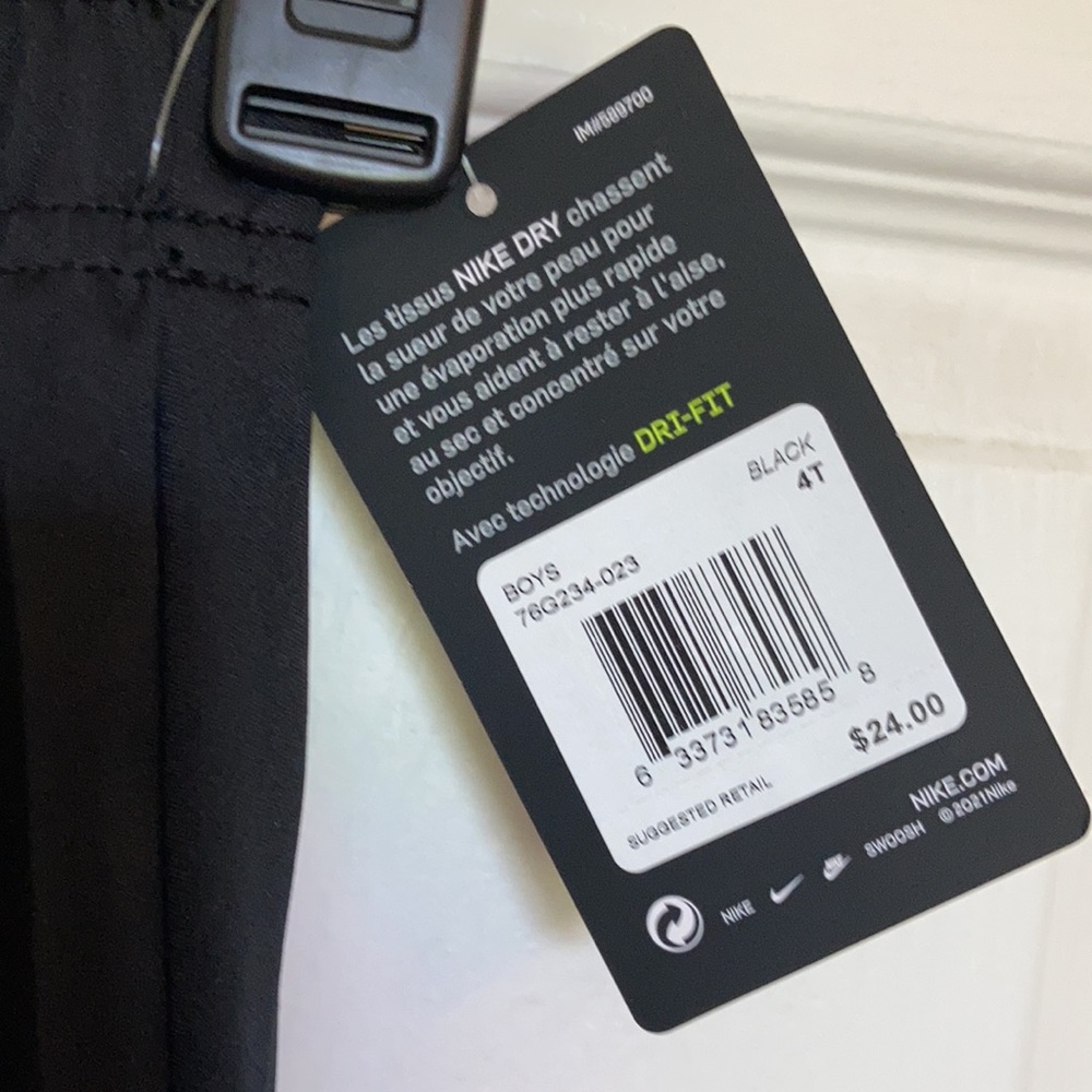 NWT Nike Boys Dri-Fit Shorts MSRP $24 Black - Picture 3 of 4
